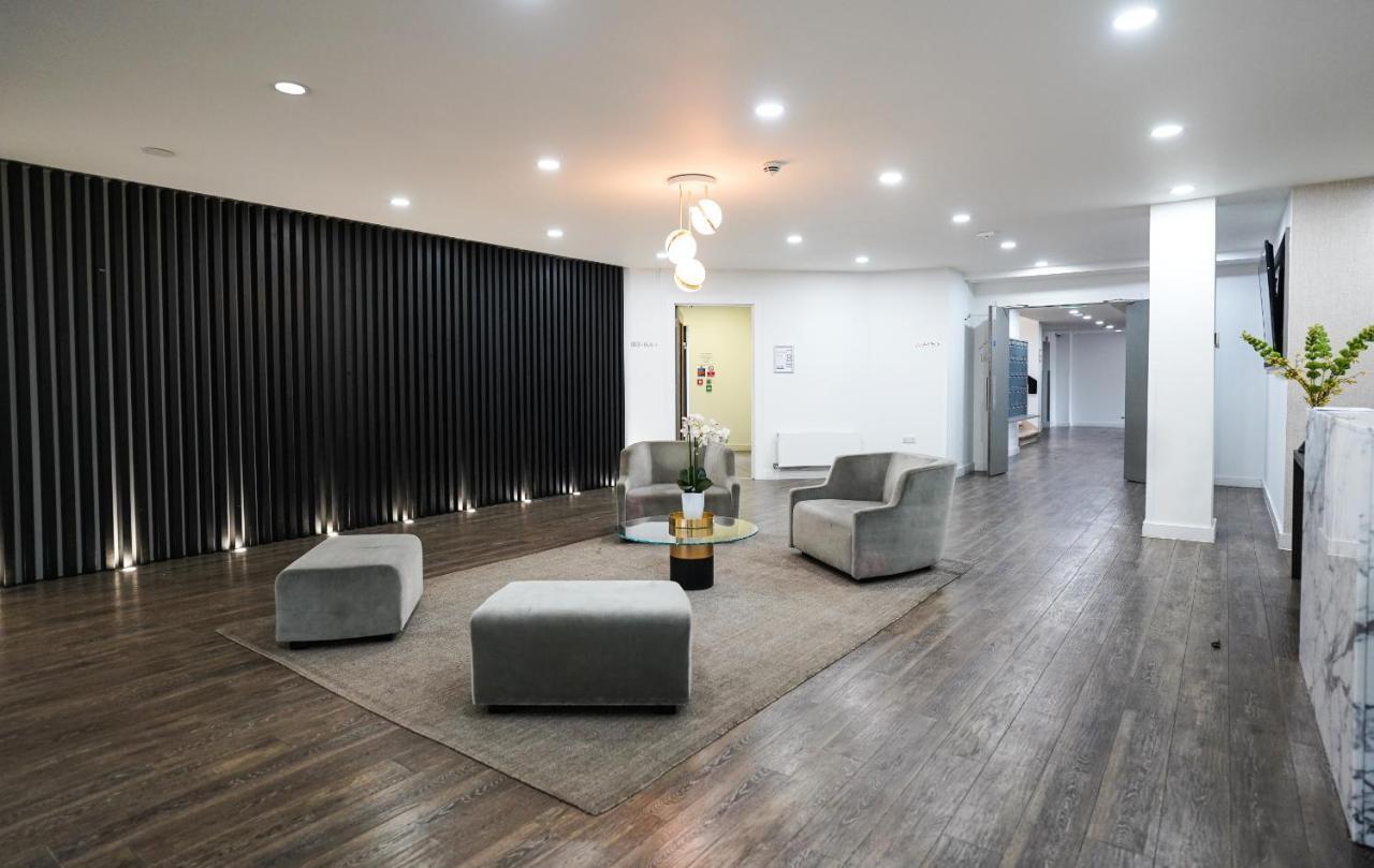 Platform Bedford Apartment Exterior photo